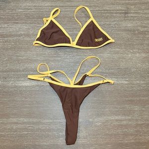 Brown and yellow chooks bikini set!💛🤎